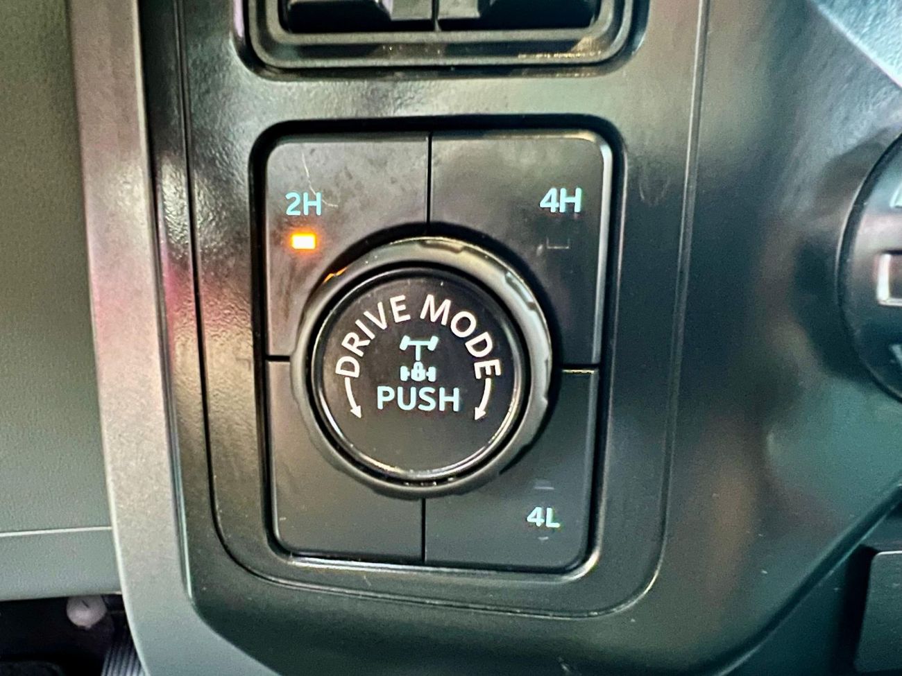 فورد F 150 XLT 5.0L Crew Cab Utility warranty one year bank financie available