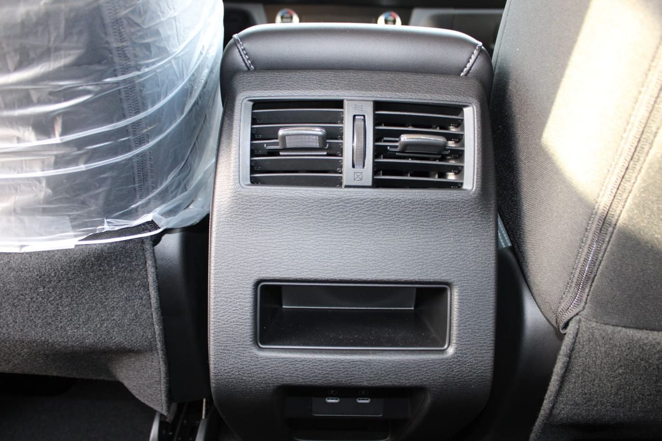 ميتسوبيشي آوتلاندر Mitsubishi Outlander 7-Seater H-Line 2.5L 4WD | Brand New | Export Only |