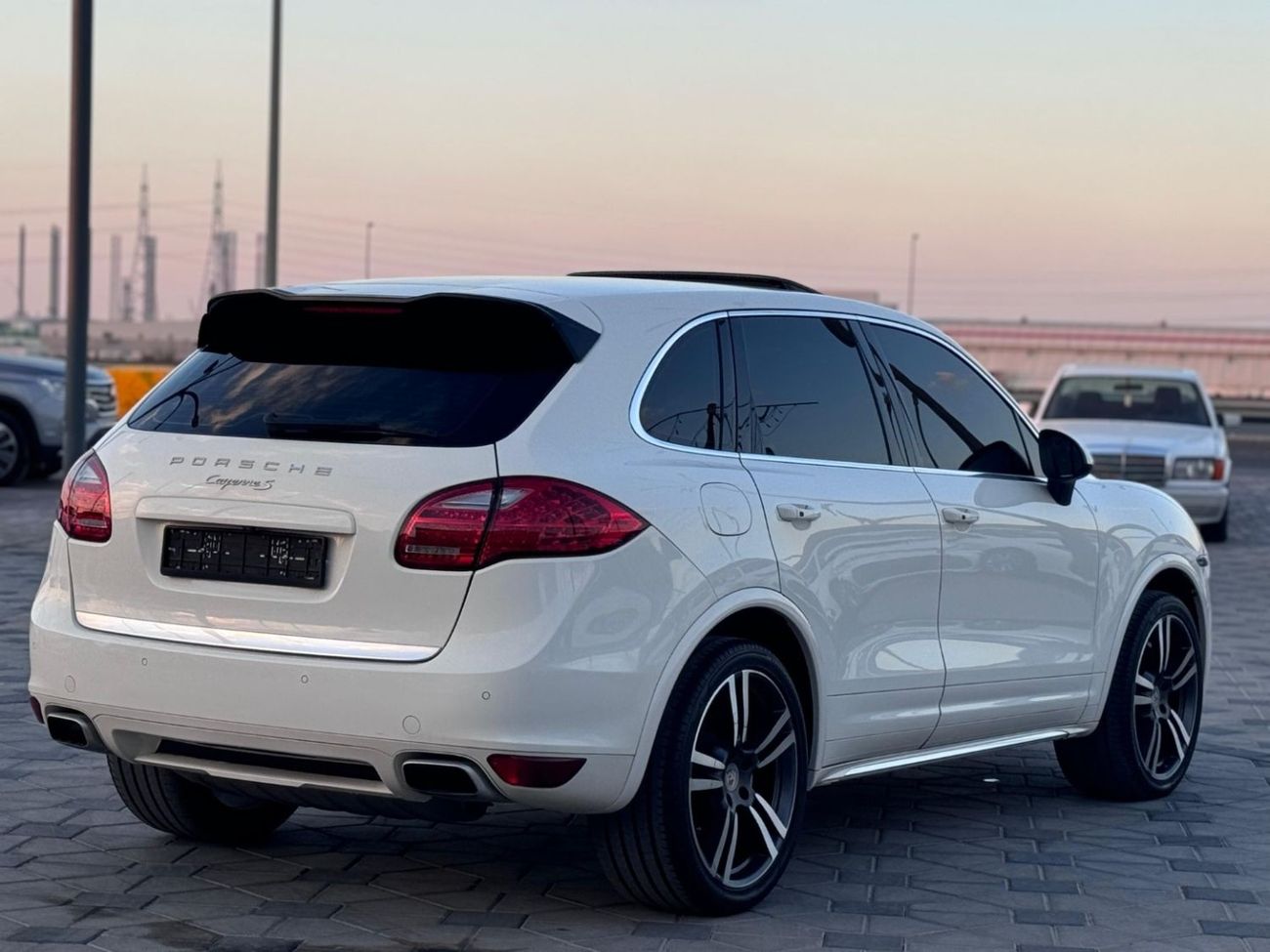 Porsche Cayenne Turbo S 4.8L (550 HP)
