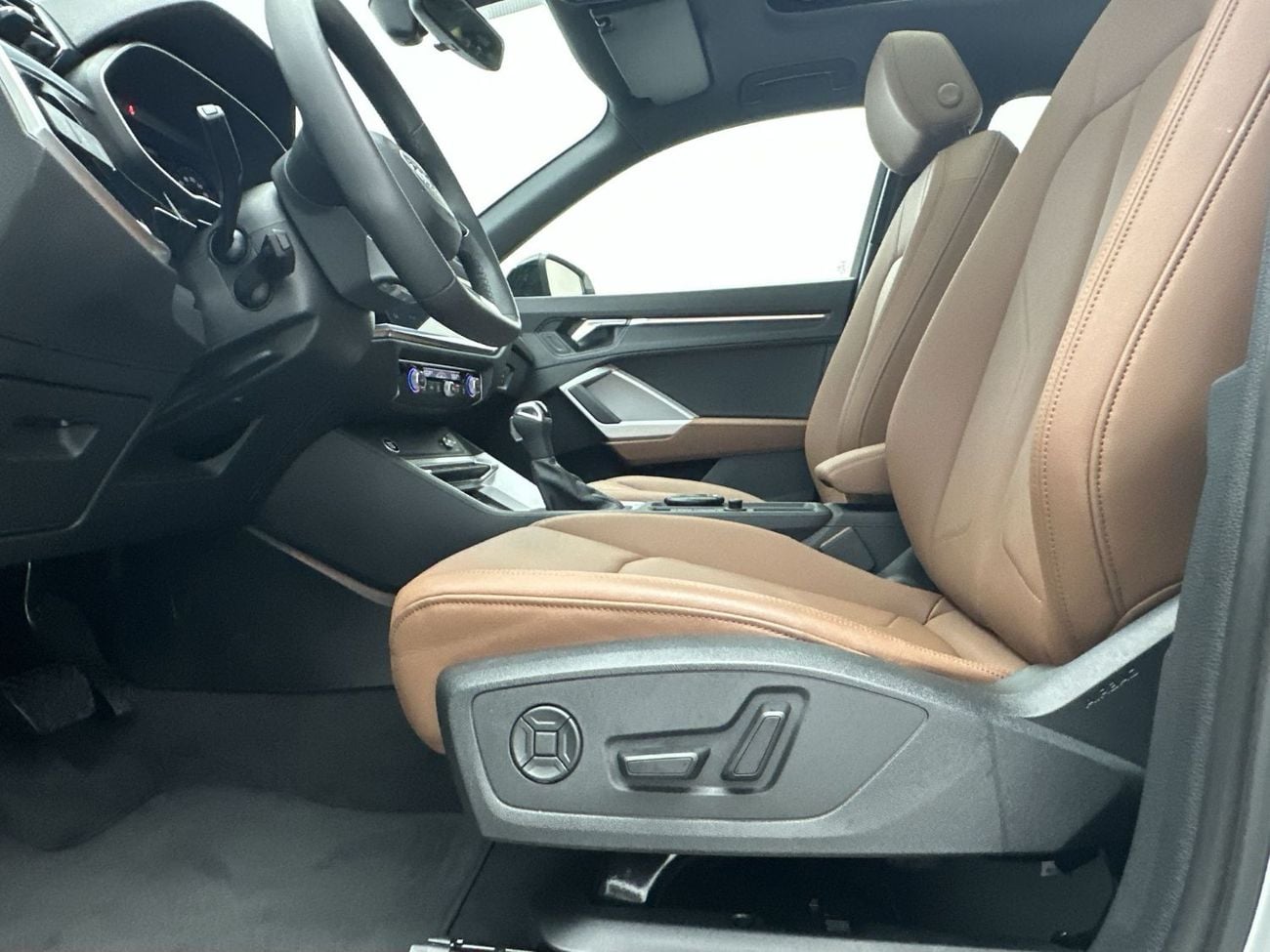 أودي Q3 Sportback 40 TFSI S Line 2.0L FWD(Ref# 06403)