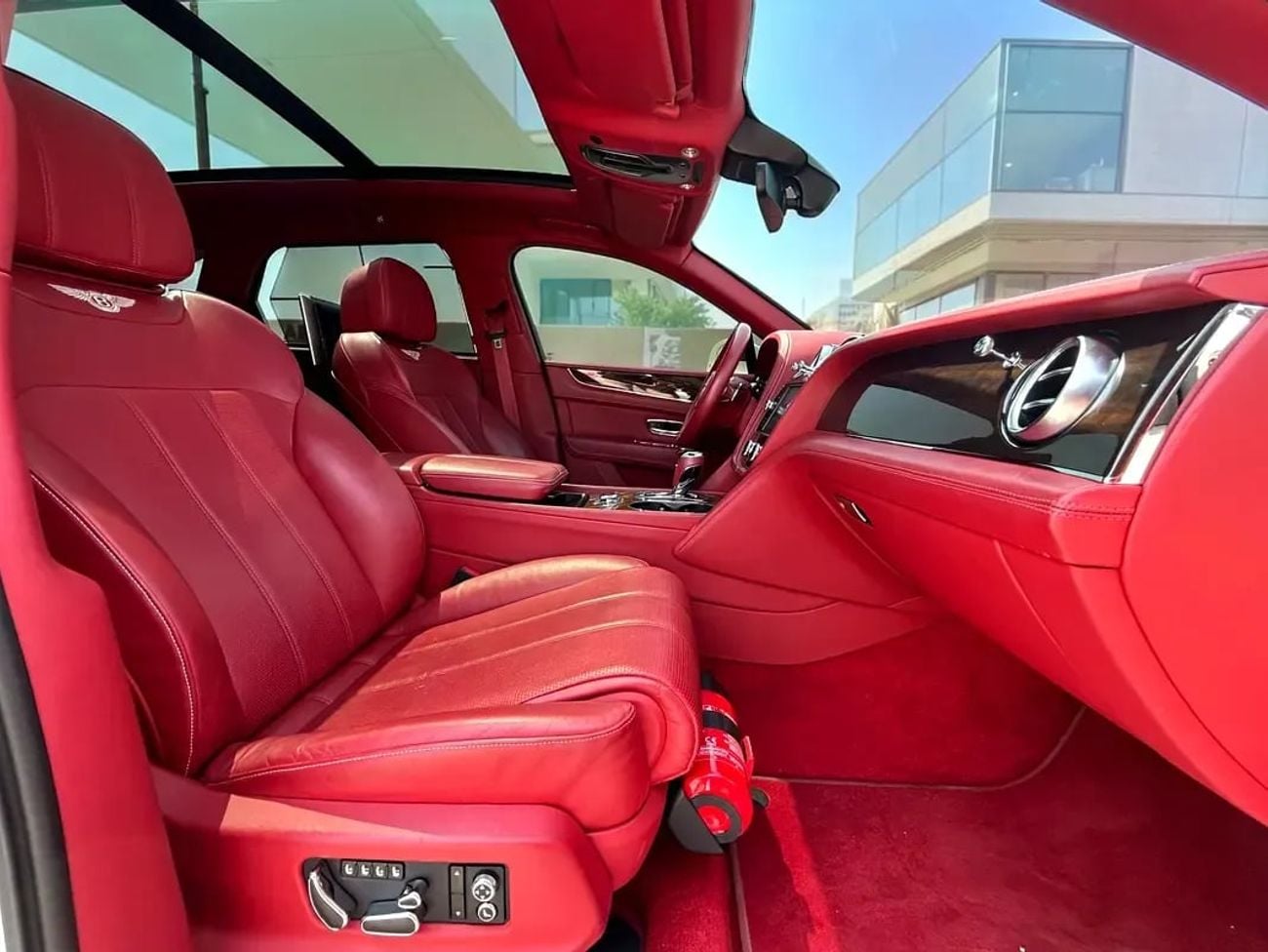 بنتلي بينتايجا EID SALE | 1 YEAR FREE WARRANTY |  AED 4,640 P.M | 0% DOWN PAYMENT | BENTLEY BENTAYGA | 4.0L V8 | 20
