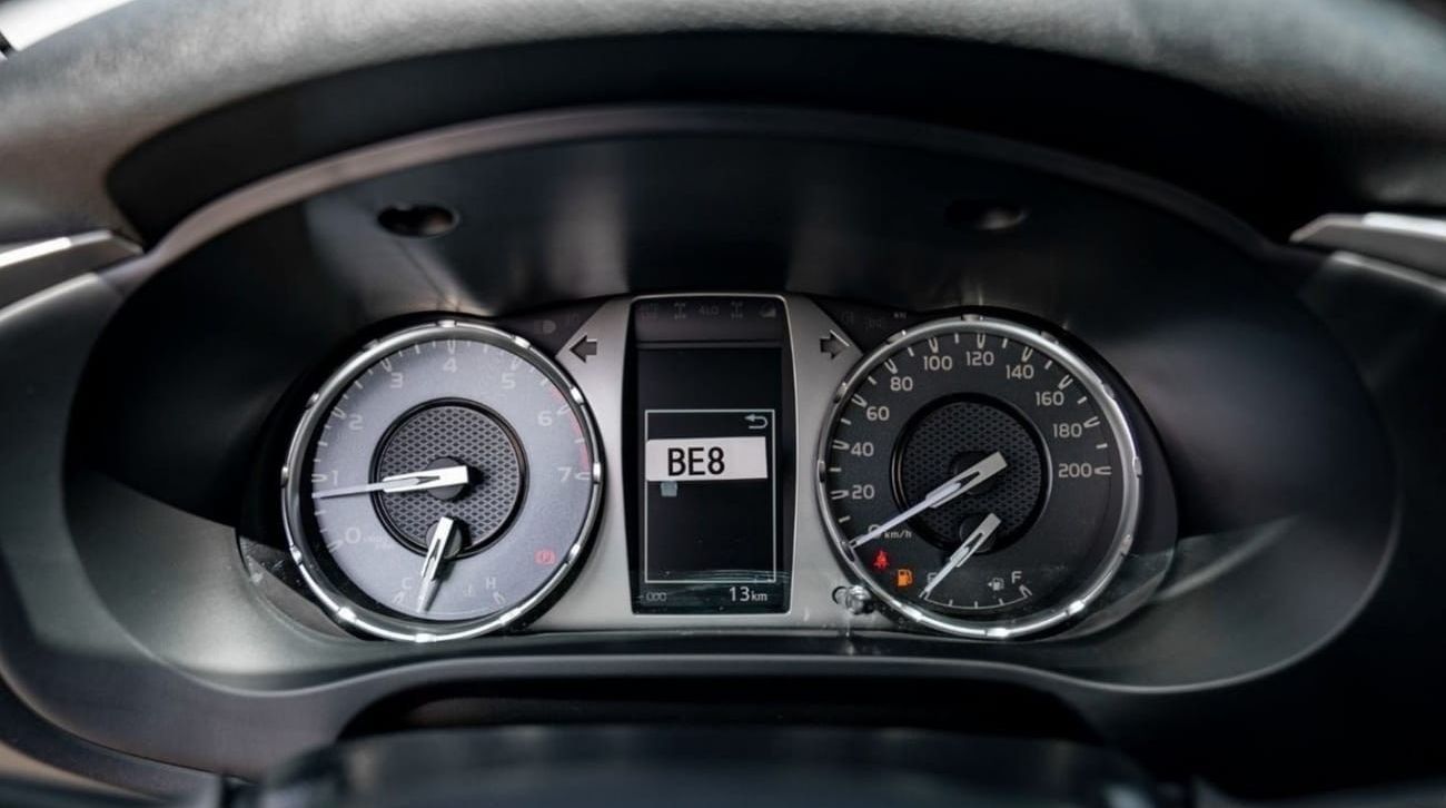 Toyota Hilux HILUX SR5 2.7L MT