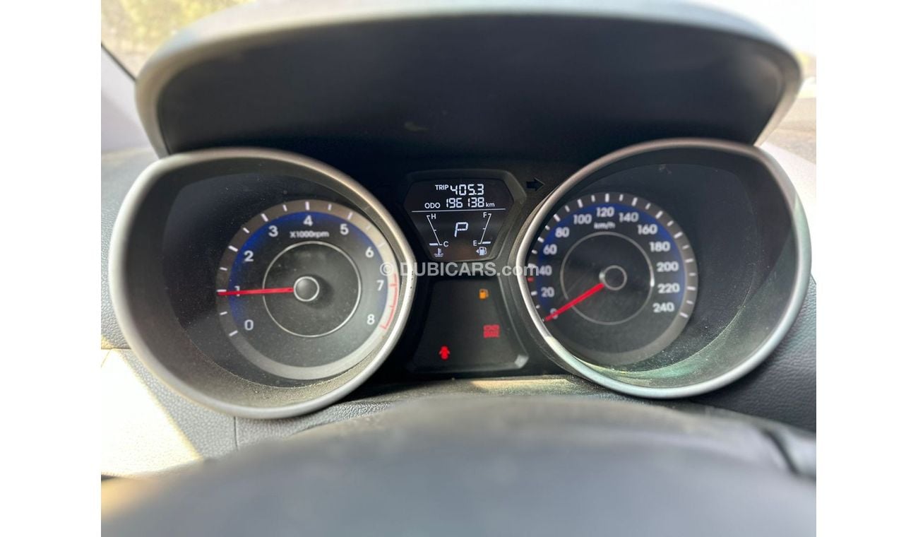 هيونداي إلانترا Hyundai Avante 2014 coupe  4 cylinders  Fuel full option  Sunroof