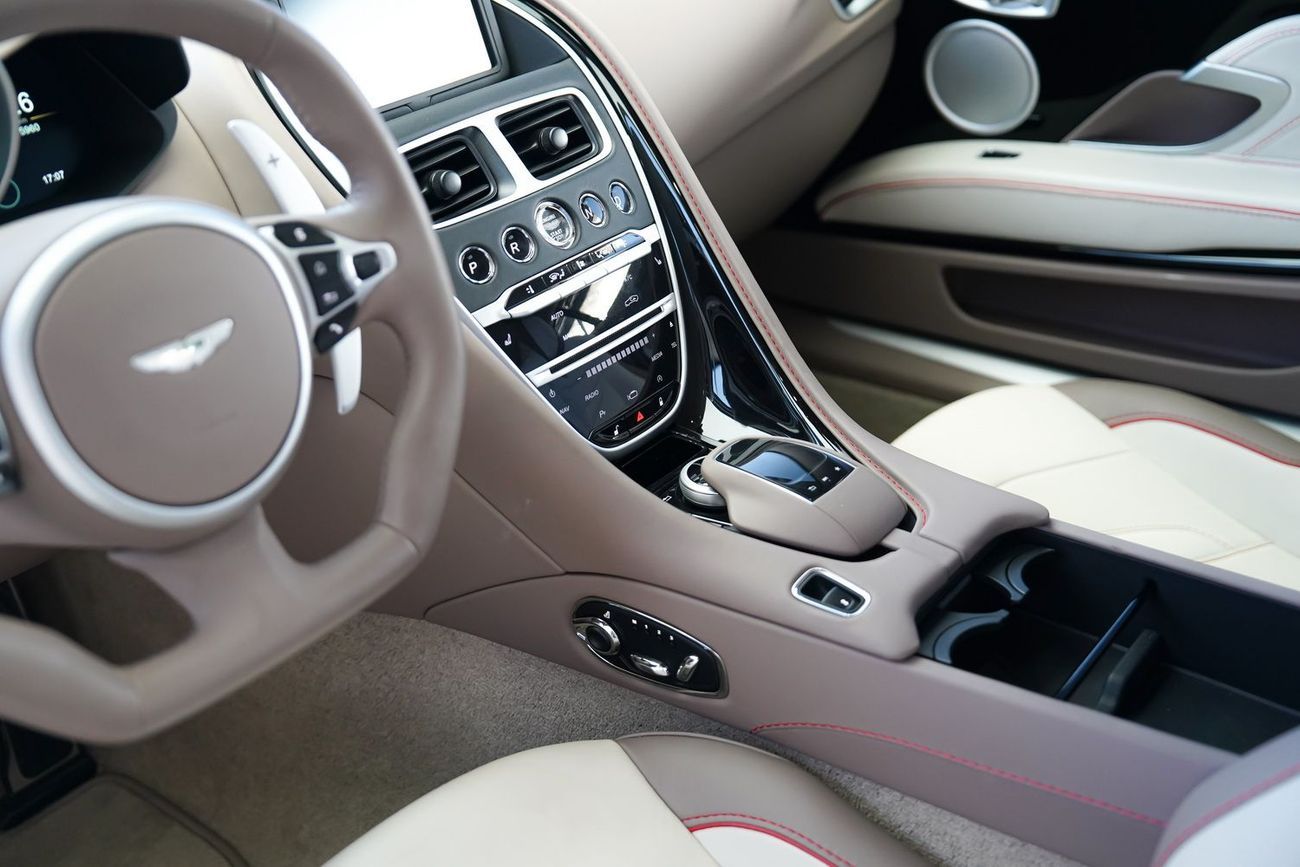 أستون مارتن DBS Superleggera 5.2L