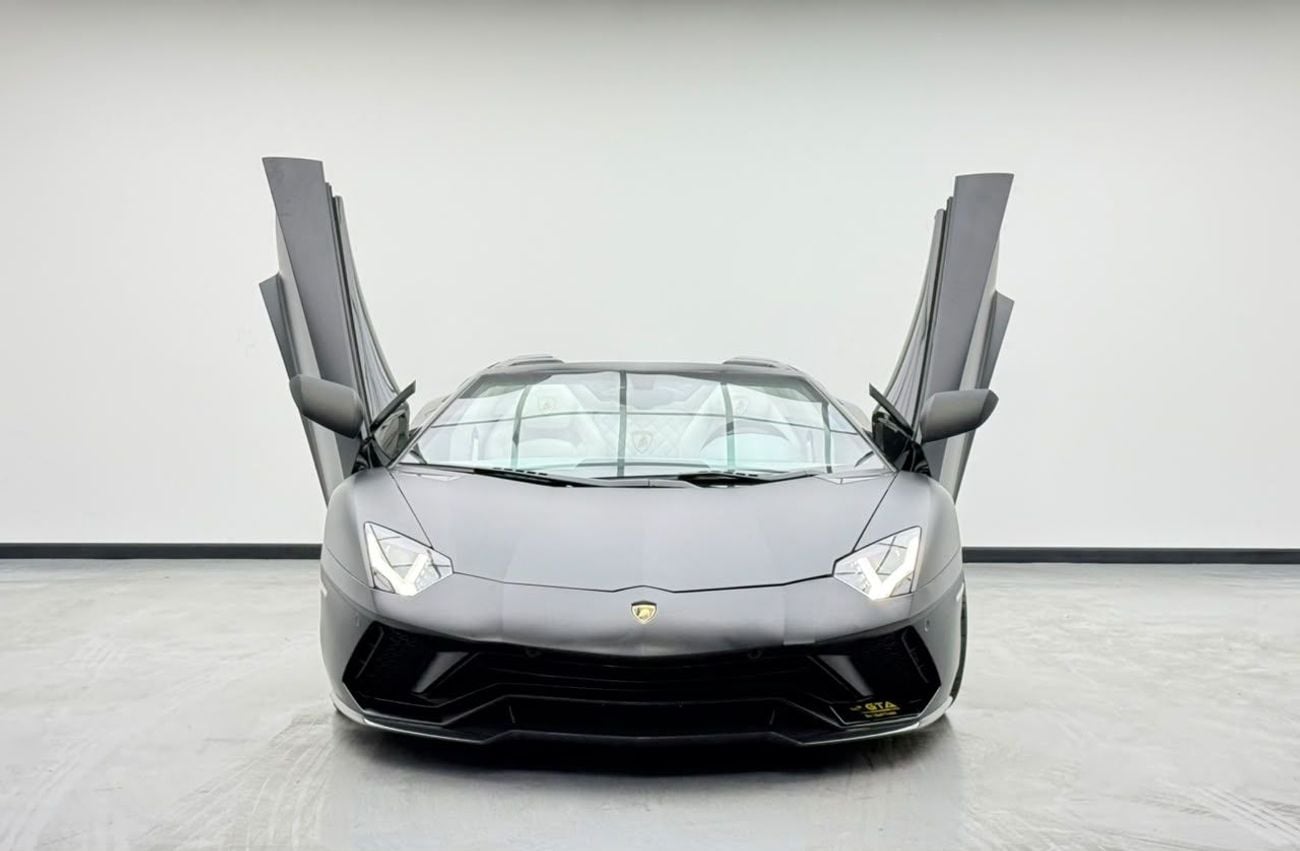 Lamborghini Aventador LP 750 S ROADSTER 2018 Lamborghini Aventador S, Full Service History, Japanese Specs.