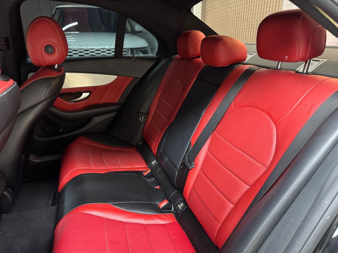 Mercedes-Benz C 300 Premium + 2.0L