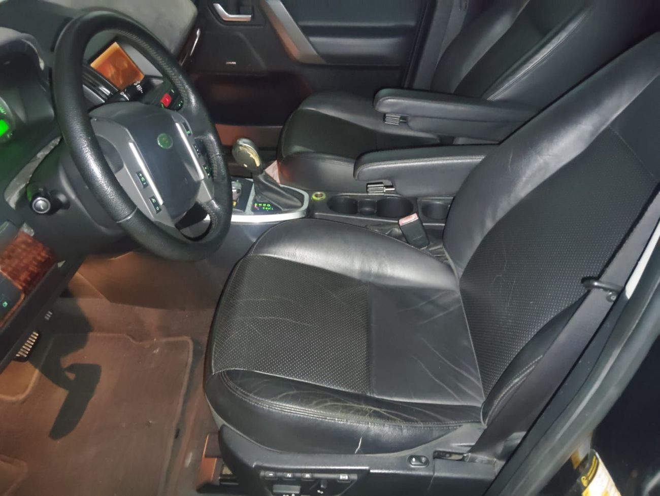 Land Rover LR2 HSE i6