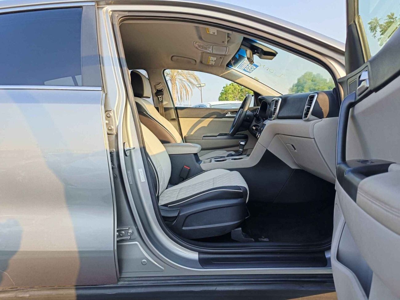 كيا سبورتيج LX/ LEATHER / DVD  REAR CAMERA / ONLY FOR EXPORT/ LOT#14684