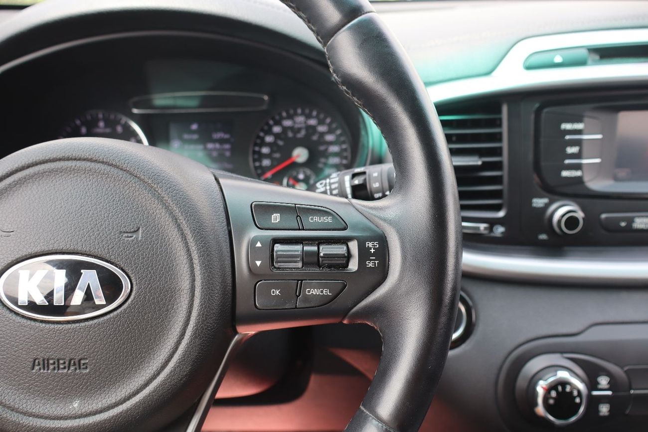 Kia Sorento Base 3.3L FWD CANADIAN SPECS V6