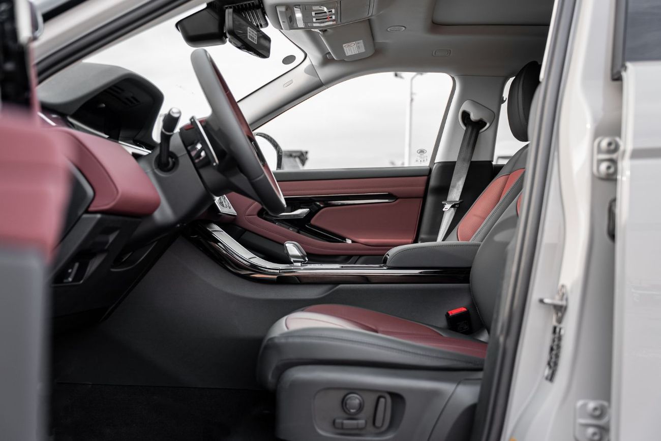 لاند روفر رانج روفر إيفوك Land Rover Evoque R Dynamic SE 2026 Automatic 0 Km 4 Cylinder All Wheel Drive (AWD) SUV Light Gray