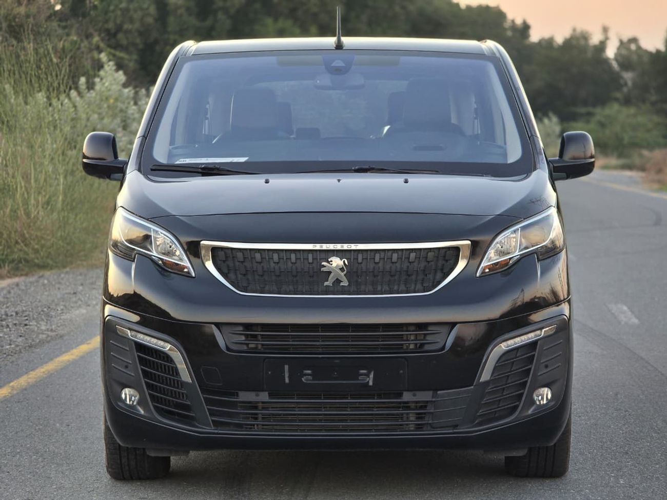 Peugeot Traveller PEUGEOT TRAVELLER VIP DIESEL 2020 2KEYS // FULL OPITION // ORGINAL PAINT