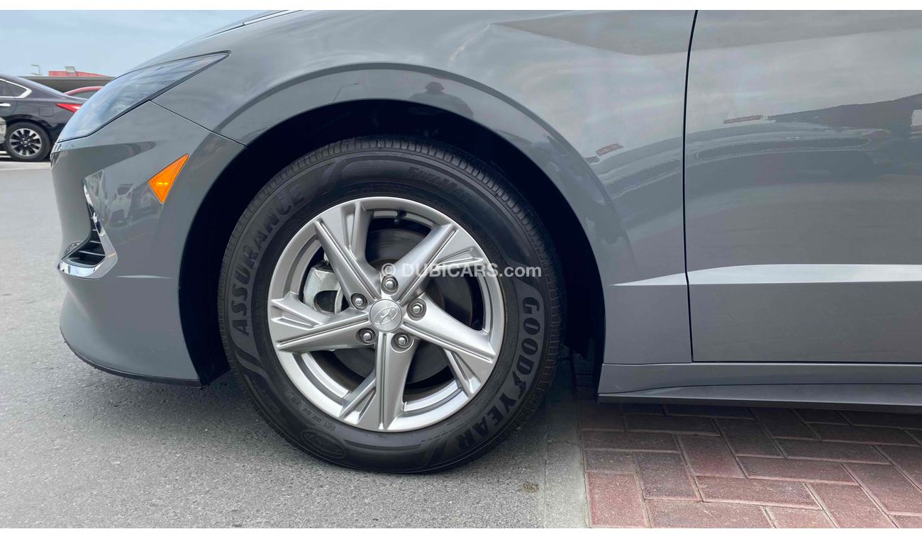 Hyundai Sonata SE With Radar