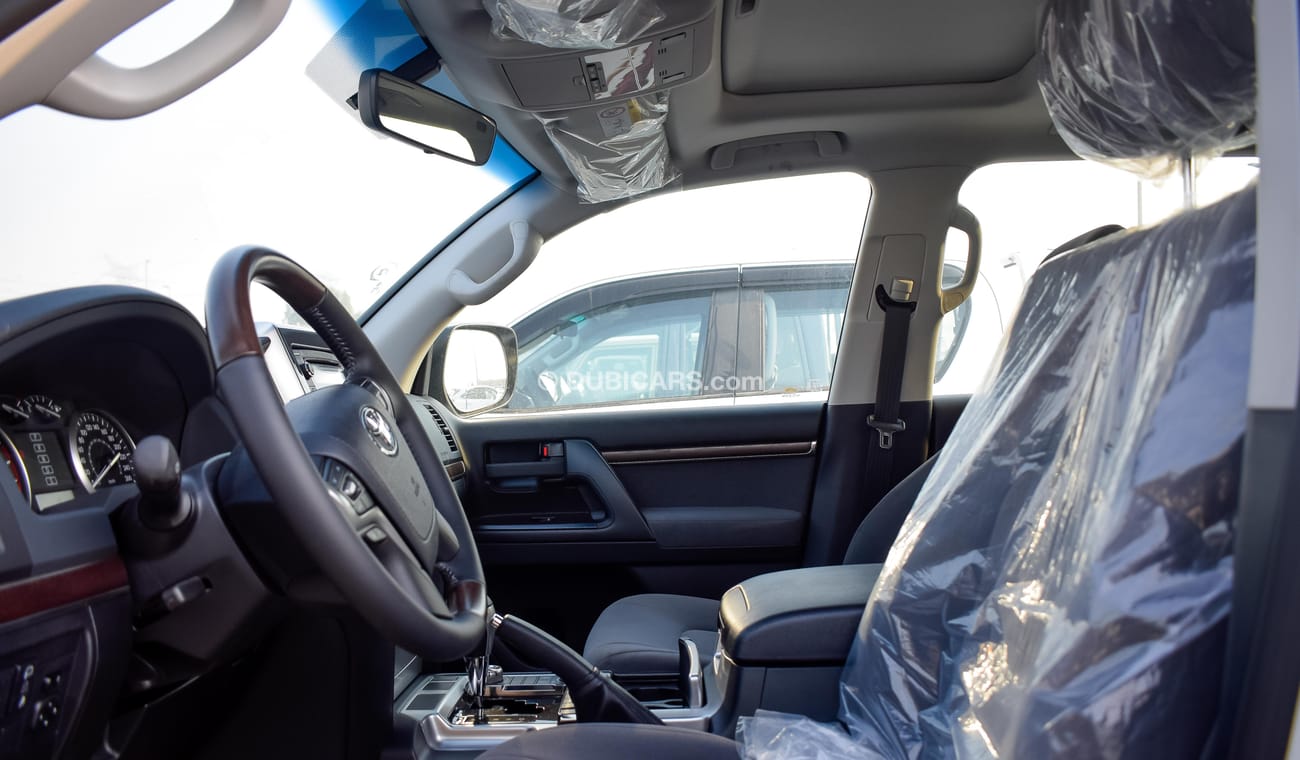 Toyota Land Cruiser GXR V8