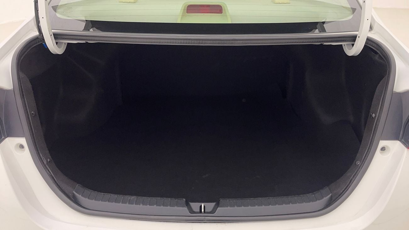 تويوتا يارس E 1.5 | بدون دفعة مقدمة | اختبار القيادة في المنزل