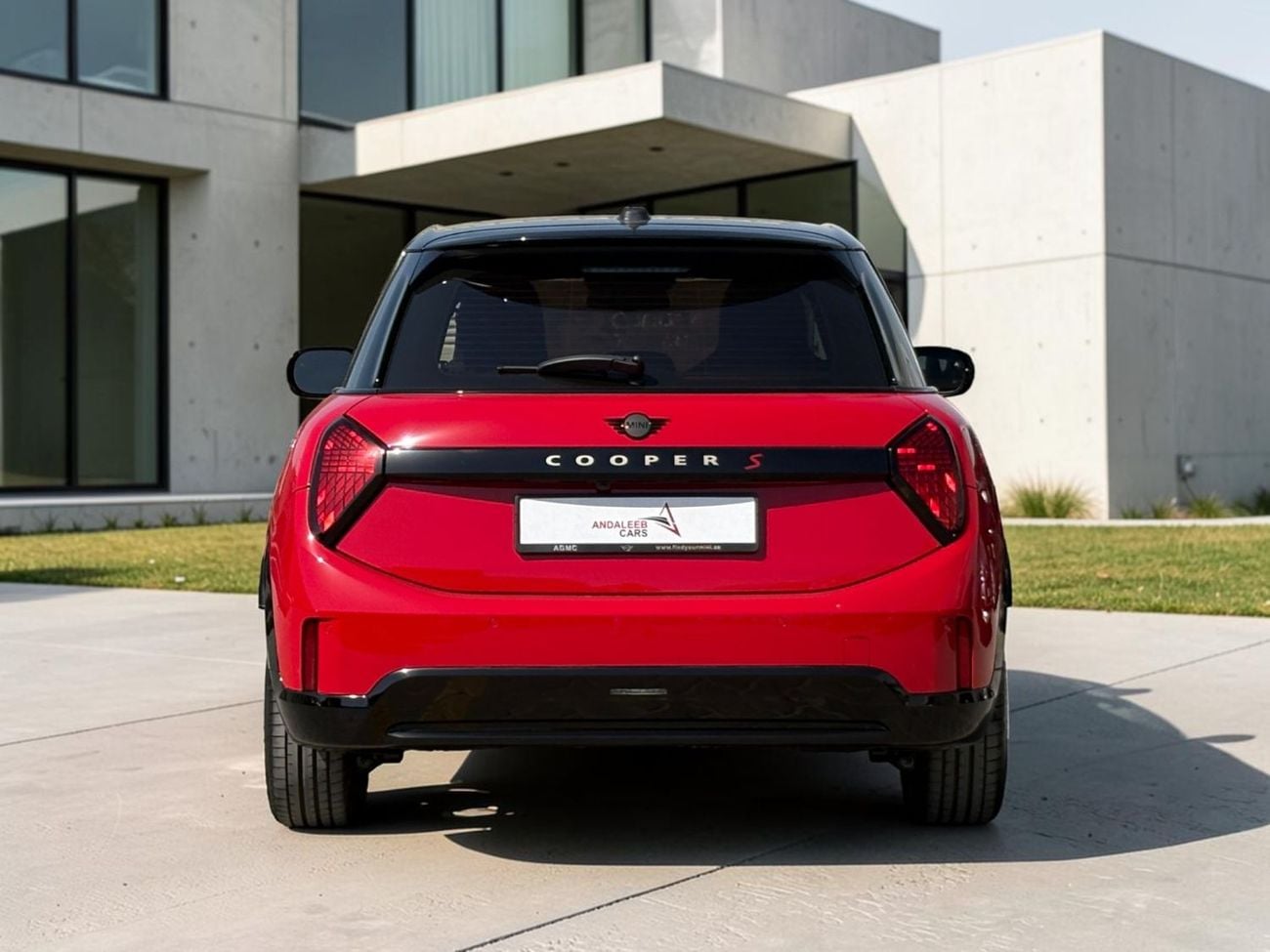 Mini Cooper S AED 2,160 P.M | 0% DP | MINI COOPER S BLACK EDITION | AGENCY WARRANTY | FULL SERVICE HISTORY