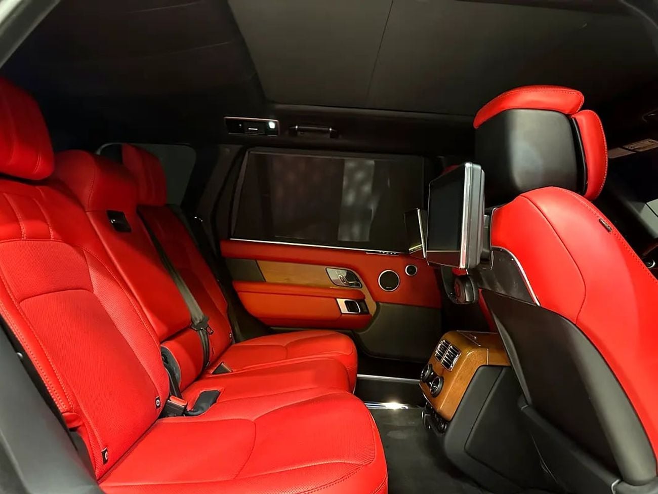 Land Rover Range Rover LWB Autobiography P400 3.0L Autobiography LWB American Specs