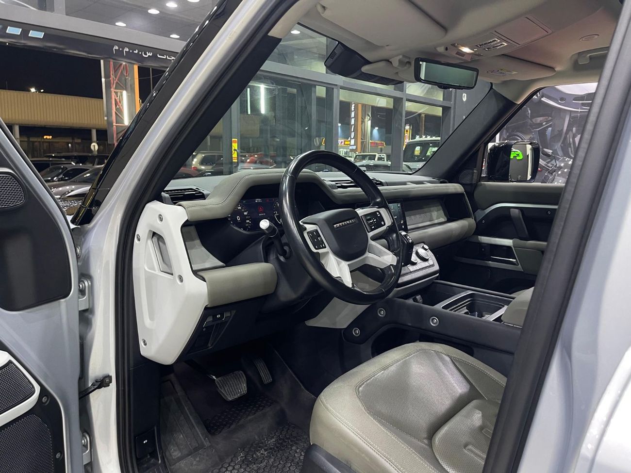 Land Rover Defender D200 110 X-Dynamic S 2.0L (5 Seater)