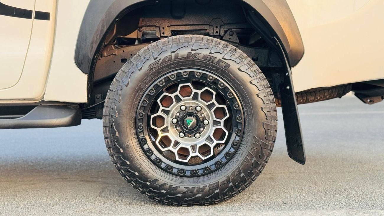 تويوتا هيلوكس -