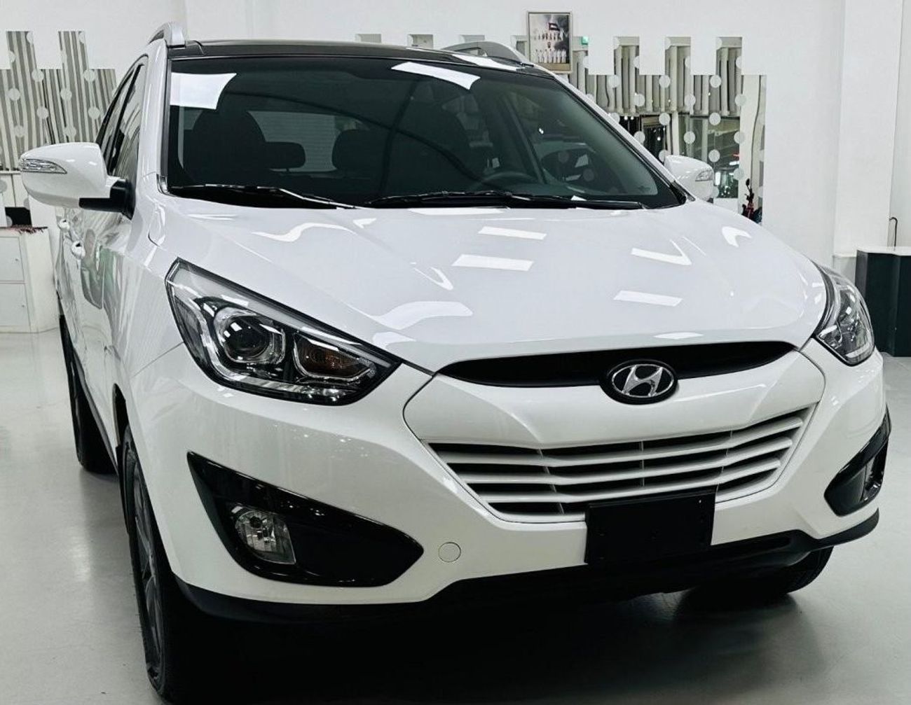 Hyundai Tucson GL GCC .. Perfect Condition .. 4WD .. Panoramic .. Low Mileage