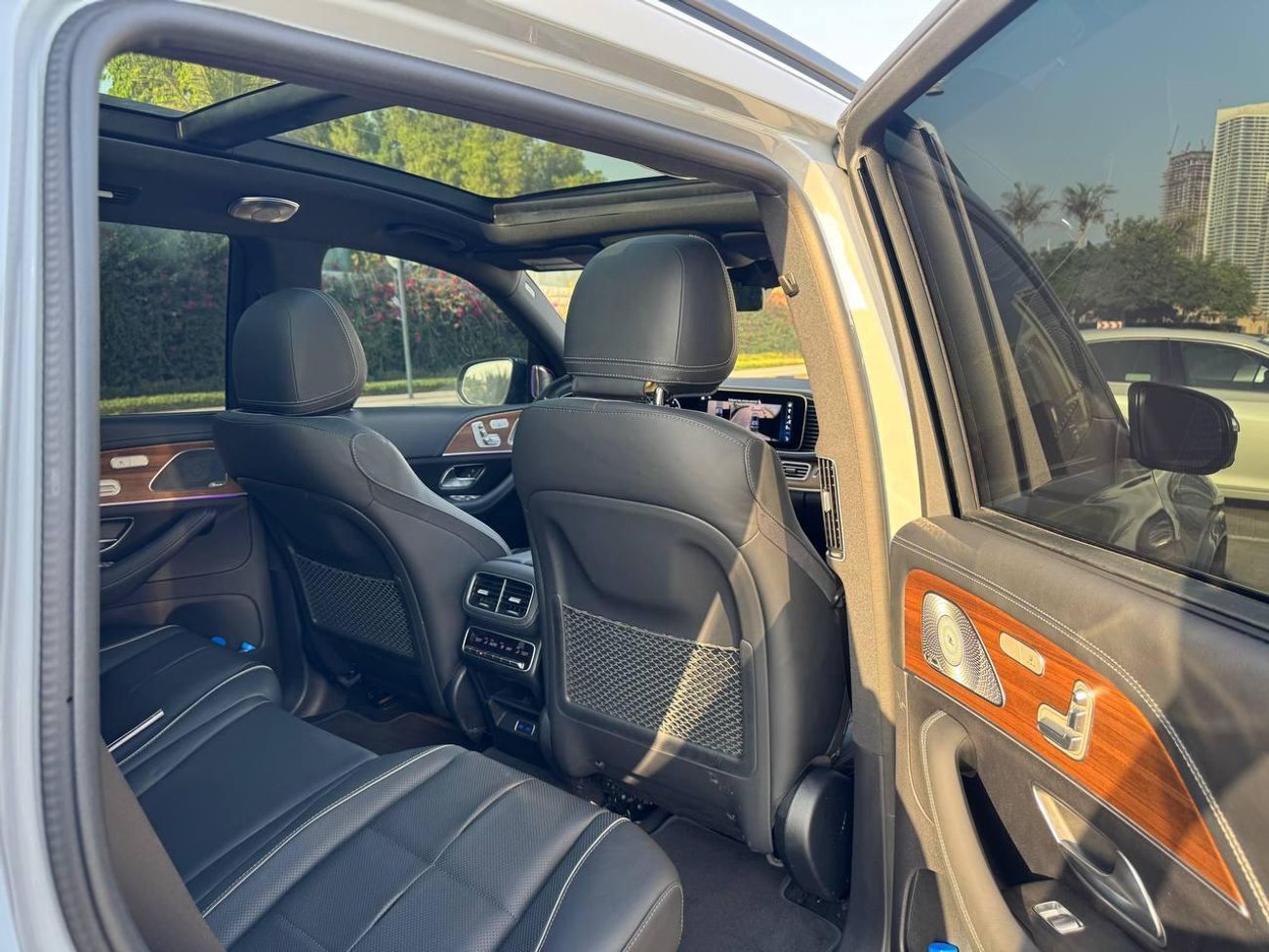 Mercedes-Benz GLS 580 Premium + 4.0L (489 HP)