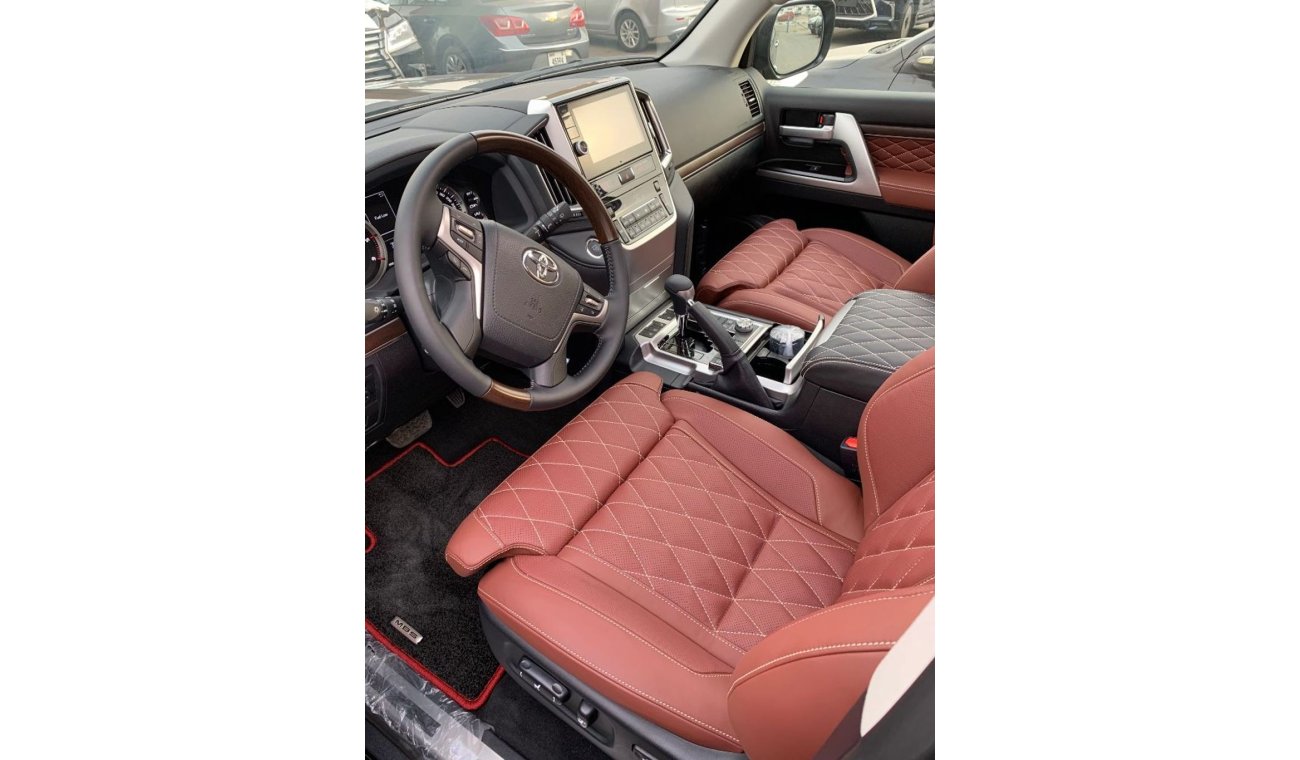 Toyota Land Cruiser Elegance Diesel A/T with MBS Comfort Edition