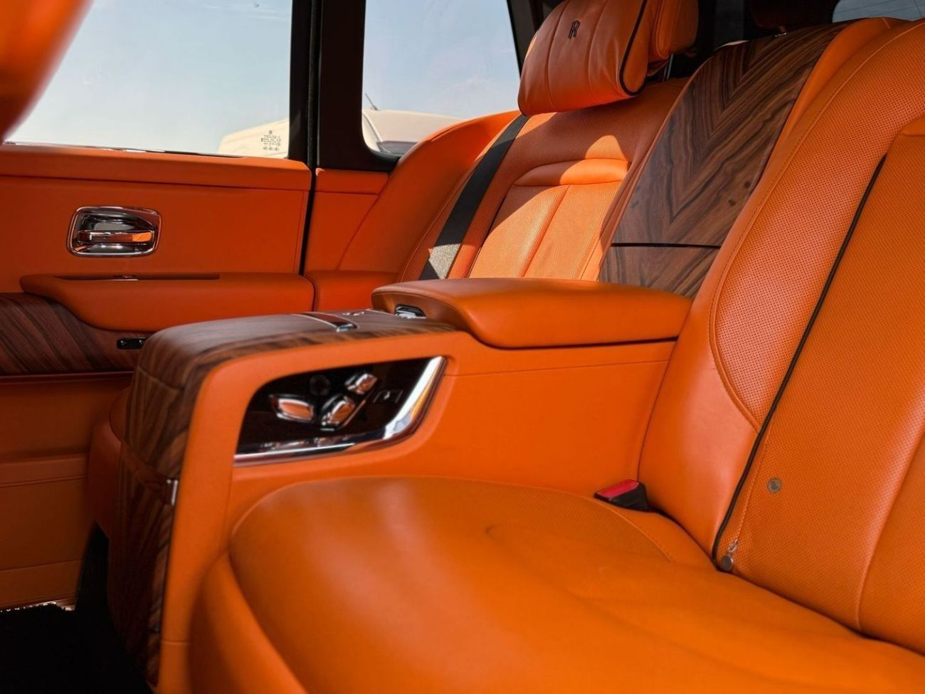 Rolls-Royce Cullinan Rolls-Royce Cullinan 2019 GCC VIP SEATS (ILLUMINATED CRYSTAL SPIRIT OF ECSTASY)