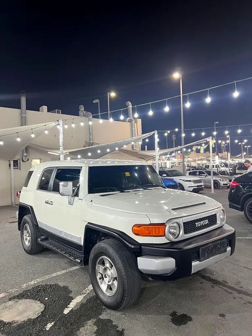Toyota FJ Cruiser BASE GCC Specs - Reliable and Ready Adventure!