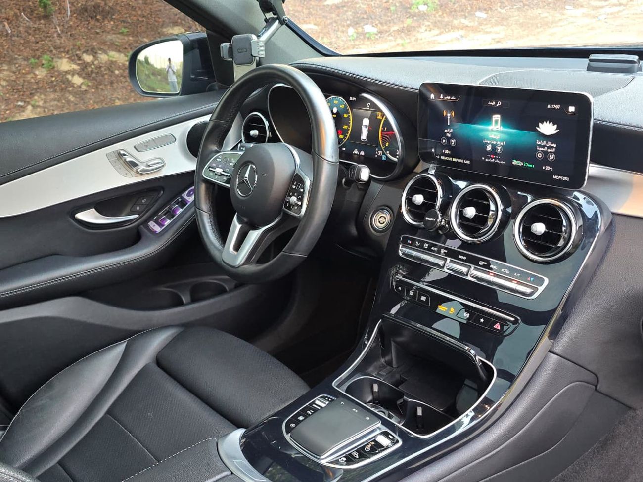 مرسيدس بنز GLC 220 d MERCEDES GLC-220d // KOREAN 2022//ORGINAL PAINT // ACCIDENT FREE //LOW MILEAGE//PERFECT CONDITION