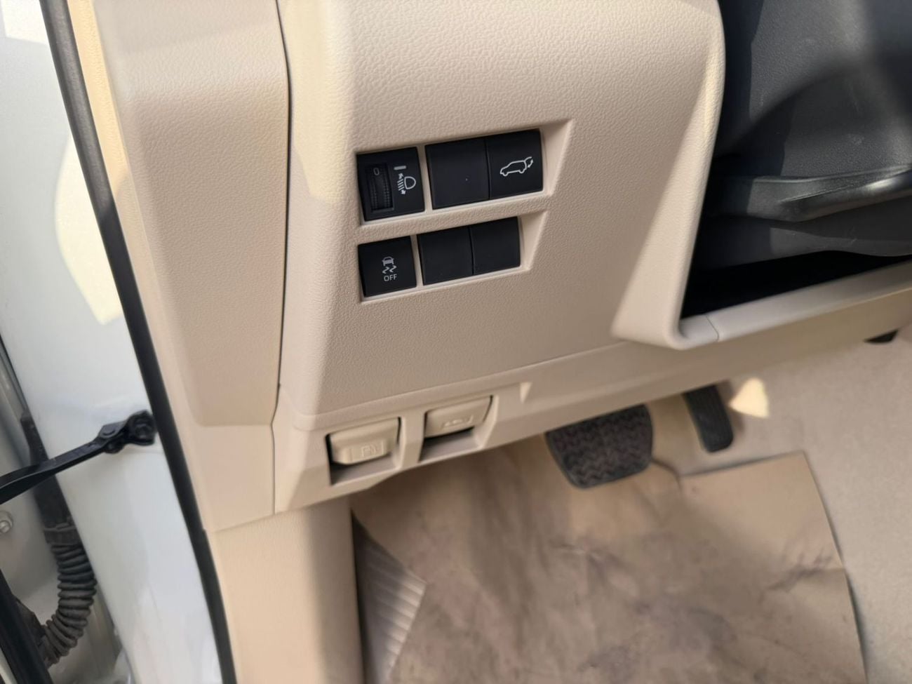 تويوتا لاند كروزر Toyota Land Cruiser GXR 4.0 2025 Full with sunroof