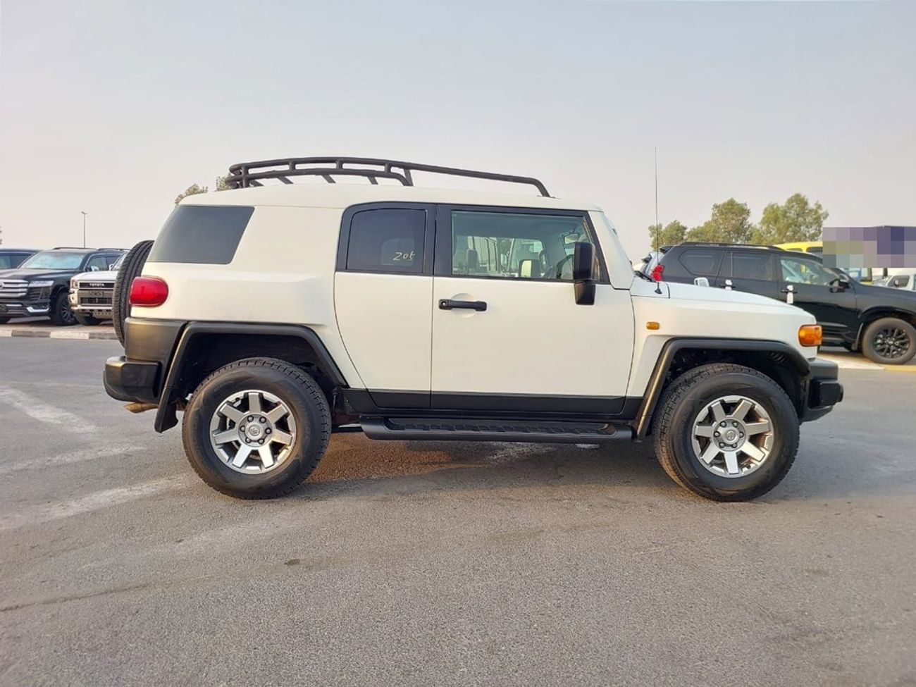 Toyota FJ Cruiser TOYOTA FJ CRUISER SUV RHD 2014 MODEL 4.0 L PETROL AUTOMATIC(PM29235)