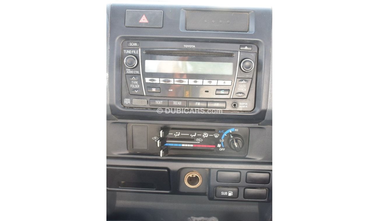 Toyota Land Cruiser Pick Up