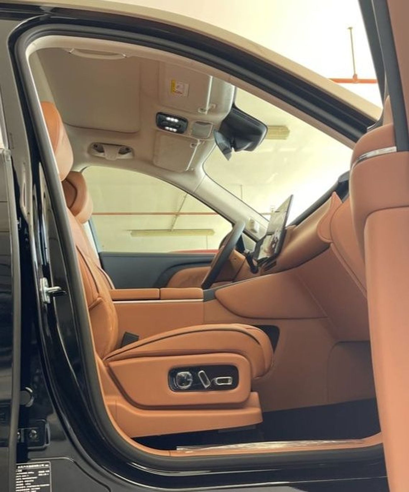 Voyah Taishan 1.5L- 4CYL HYBRID.ELECTRIC RANGE 370 AND COM.RANGE 1,400KM