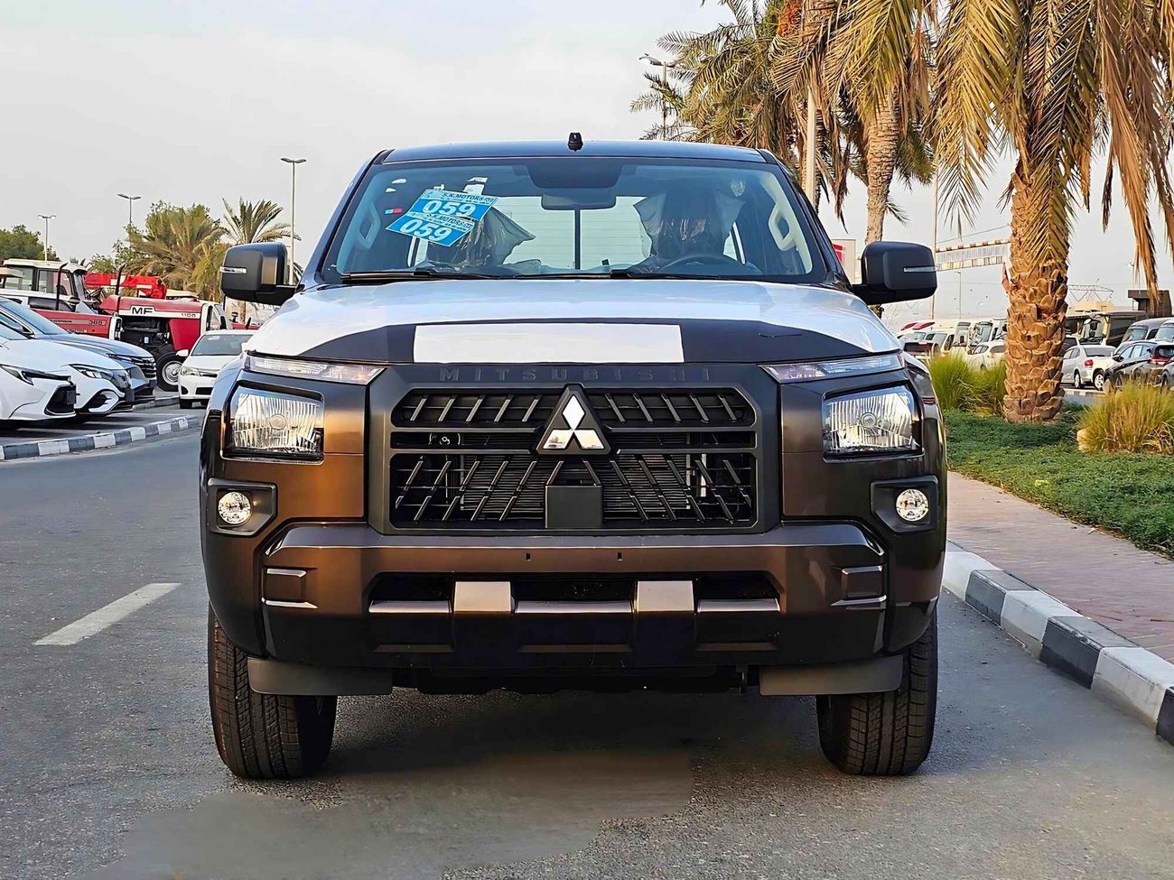 Mitsubishi L200 GLX 2.4L Petrol / M/T / 4WD/ SPECIAL PROMOTION