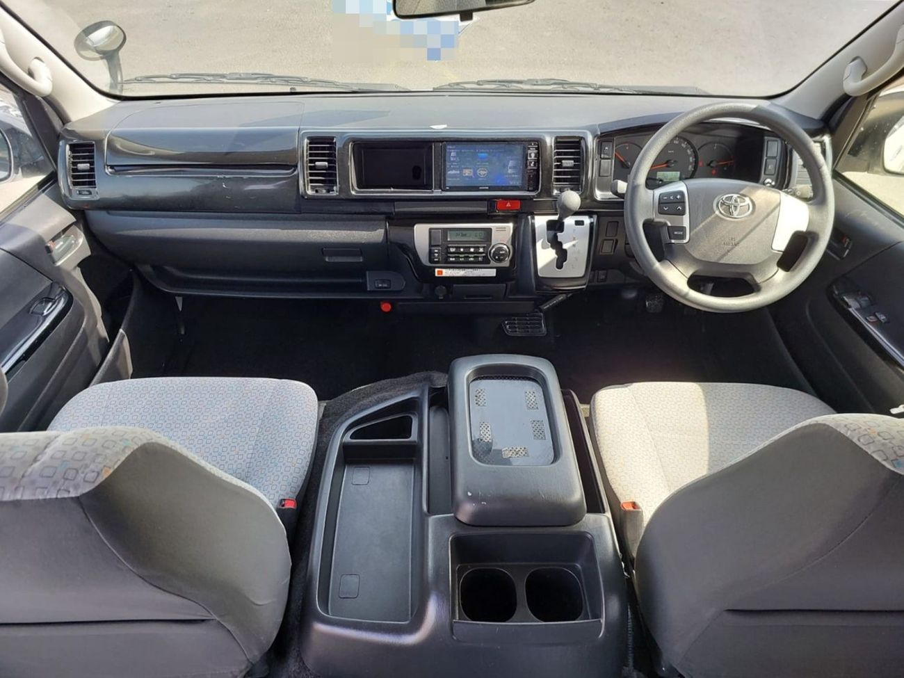 تويوتا هاياس (RAMADAN OFFER) TOYOTA HIACE COMMUTER VAN RHD 2016 MODEL 3.0 L DIESEL AUTOMATIC(PM29828)