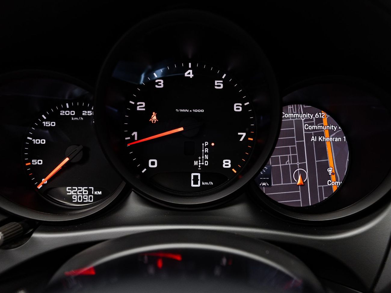 Porsche Macan Std 2.0L (252 HP) 2021 Porsche Macan, 1 Year Blackline Warranty, Full Service History, Low KMs, GCC