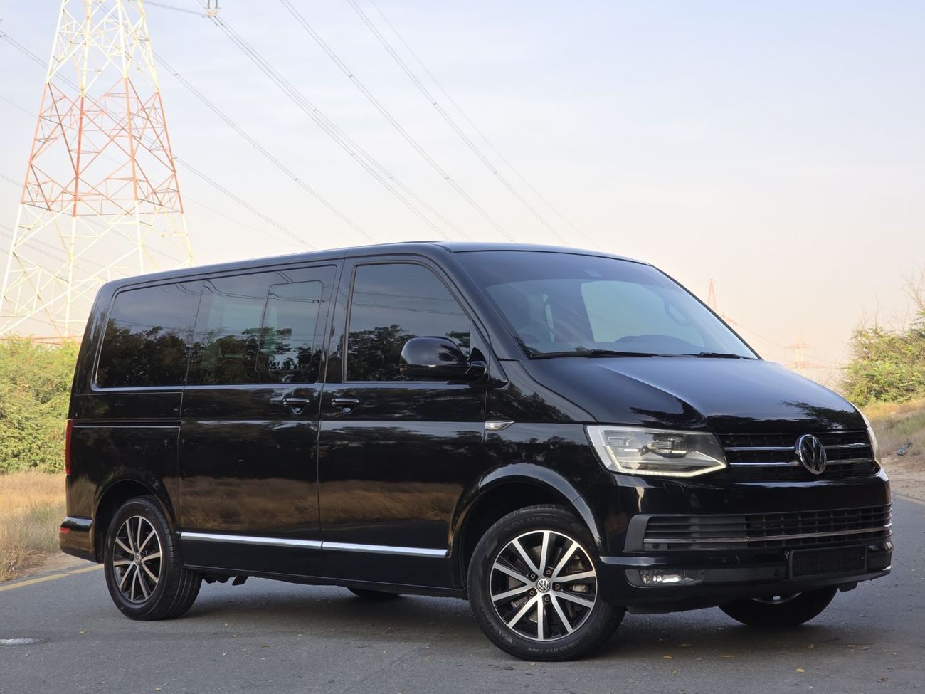 Volkswagen Multivan Hihgline 2.0L MULTIVAN HIGHLINE 2016 GCC FULL OPITION // PERFECT CONDITION