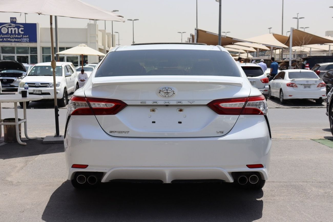 Toyota Camry 40TH Anniversary 3.5L Toyota Camry Grande Sport / 2019 / GCC / Free Accident / First Owner