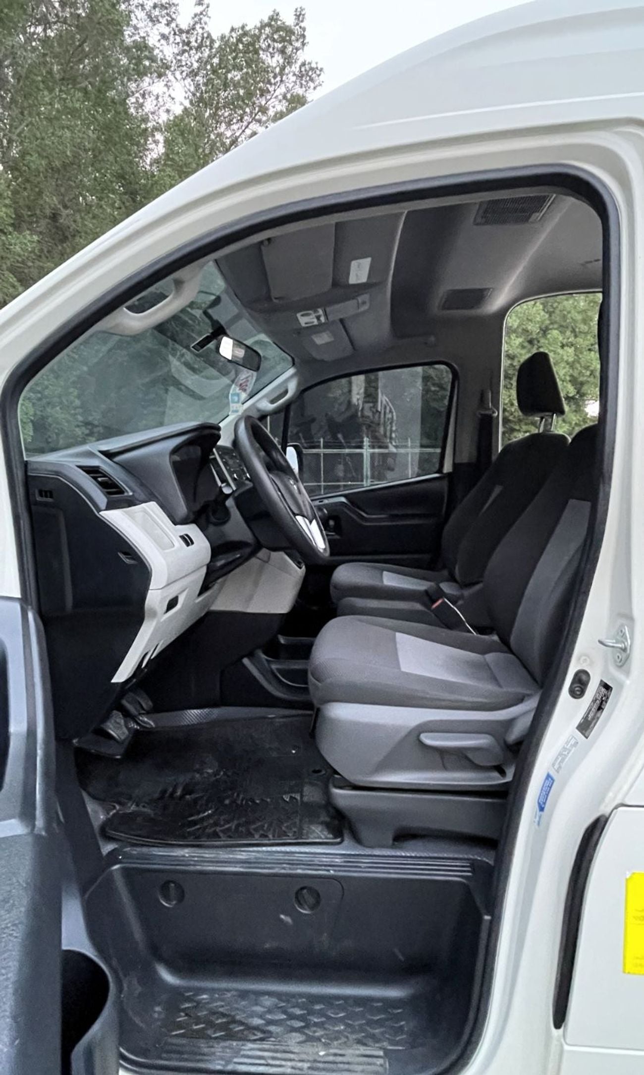 Toyota Hiace GL ACCIDENTS FREE - GCC - V6 - HIGHROOF - PERFECT CONDITION INSIDE OUT