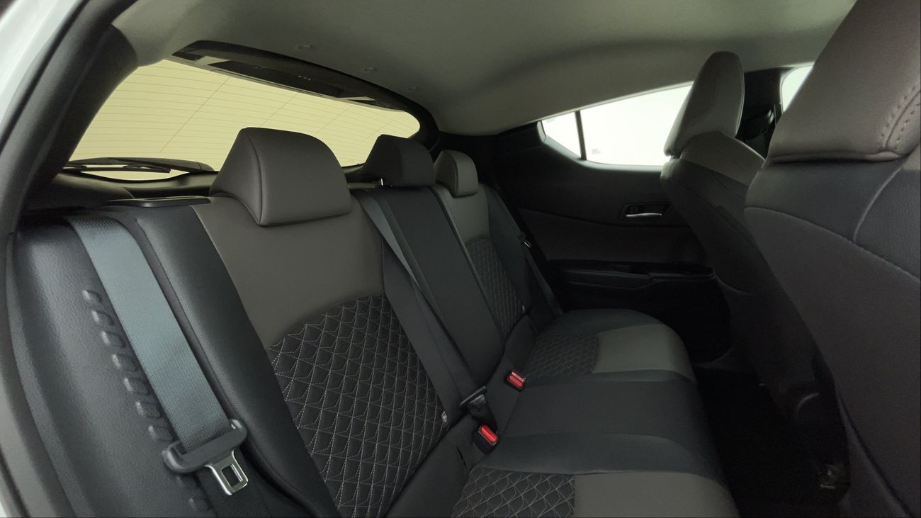 تويوتا CHR VX 1.8 | بدون دفعة مقدمة | اختبار القيادة في المنزل