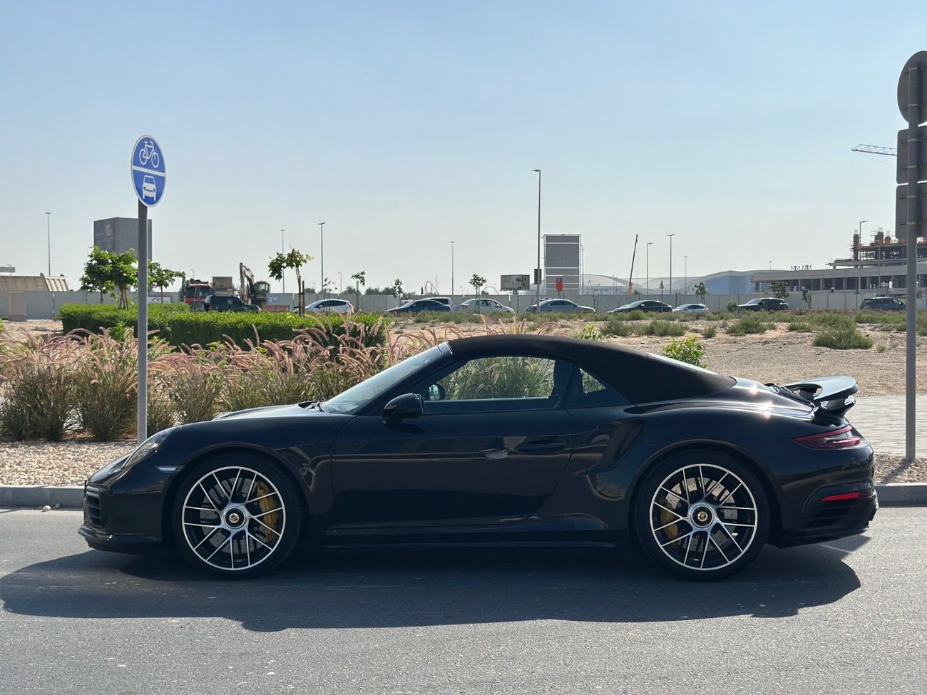 Porsche 911 Turbo S 3.8L (560 HP) Convertible Turbo S 3.8L (580 HP) Convertible | 2018 | Europe Specs | Full Opt