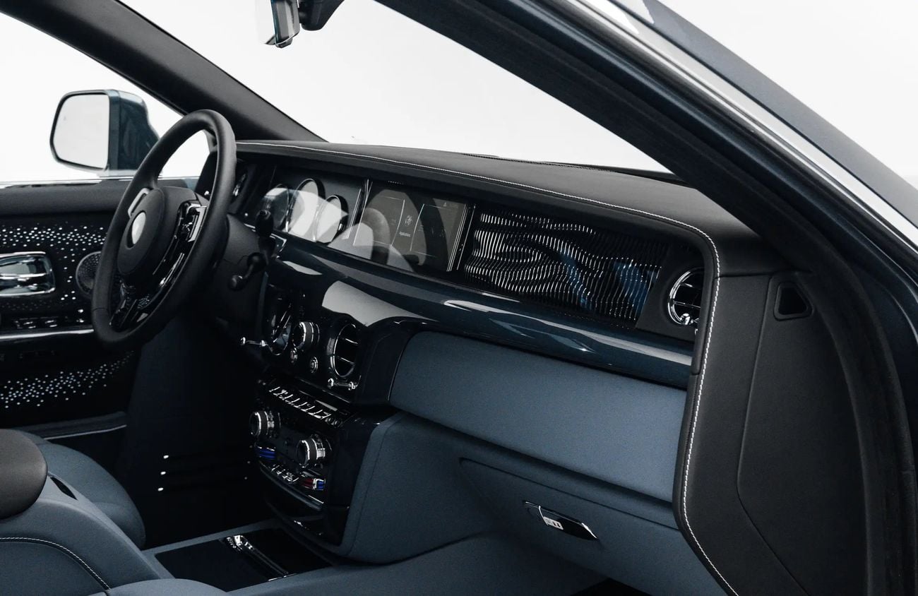 Rolls Royce Phantom 6.75L V-12 Twin-Turbocharged Engine