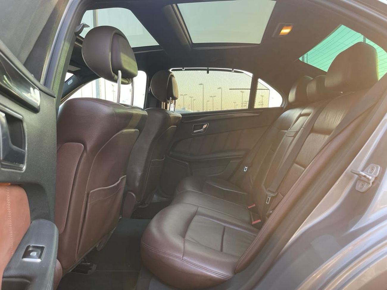 Mercedes-Benz E300 Avantgarde Mercedes E300 AMG_GCC_2012_Excellent Condition _Full option