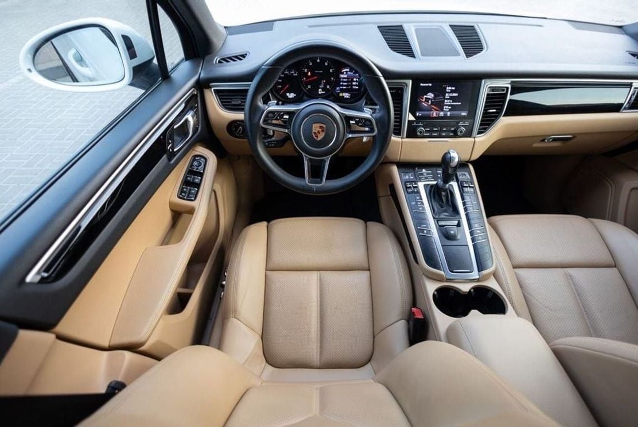 Porsche Macan Std 2.0L (252 HP) Porsche Macan 2018 GCC under Warranty with Flexible Down-Payment.