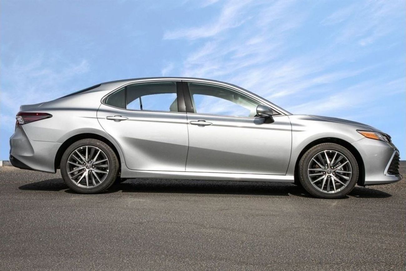 تويوتا كامري Lumiere Hybrid TOYOTA CAMRY 2.5L HYBRID XLE HI A/T PTR Export Only 2022 Model Year