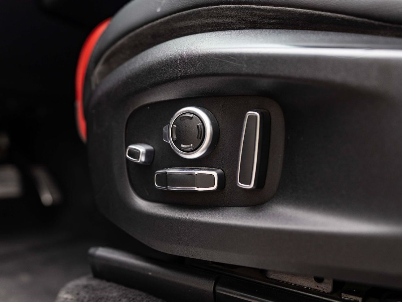 Land Rover Range Rover Sport SVR 5.0L (575 HP) 4WD