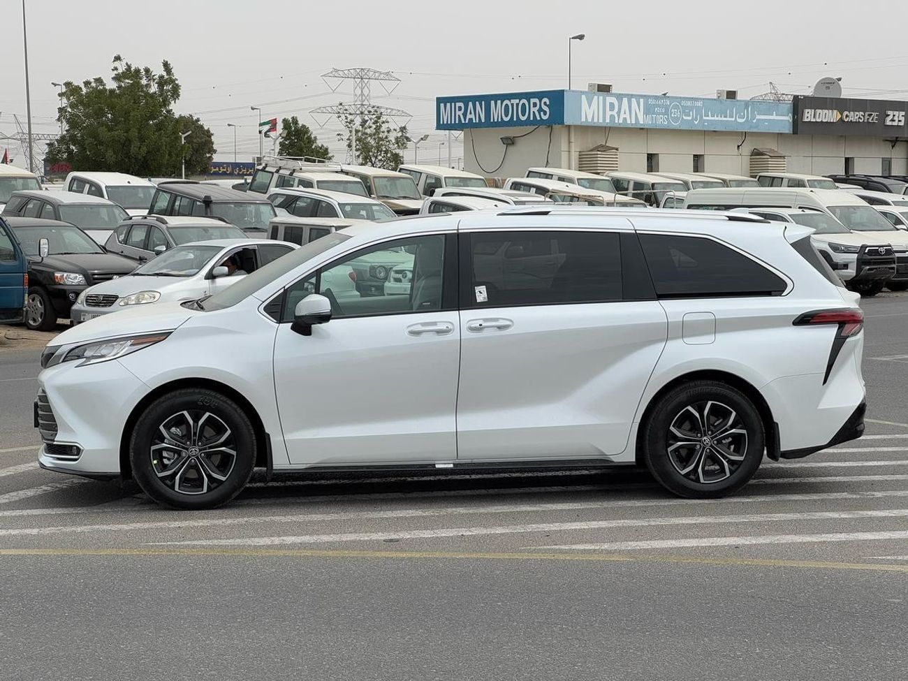تويوتا سيينا 2025 Toyota Sienna 2.5L Hybrid Platinum Brand New