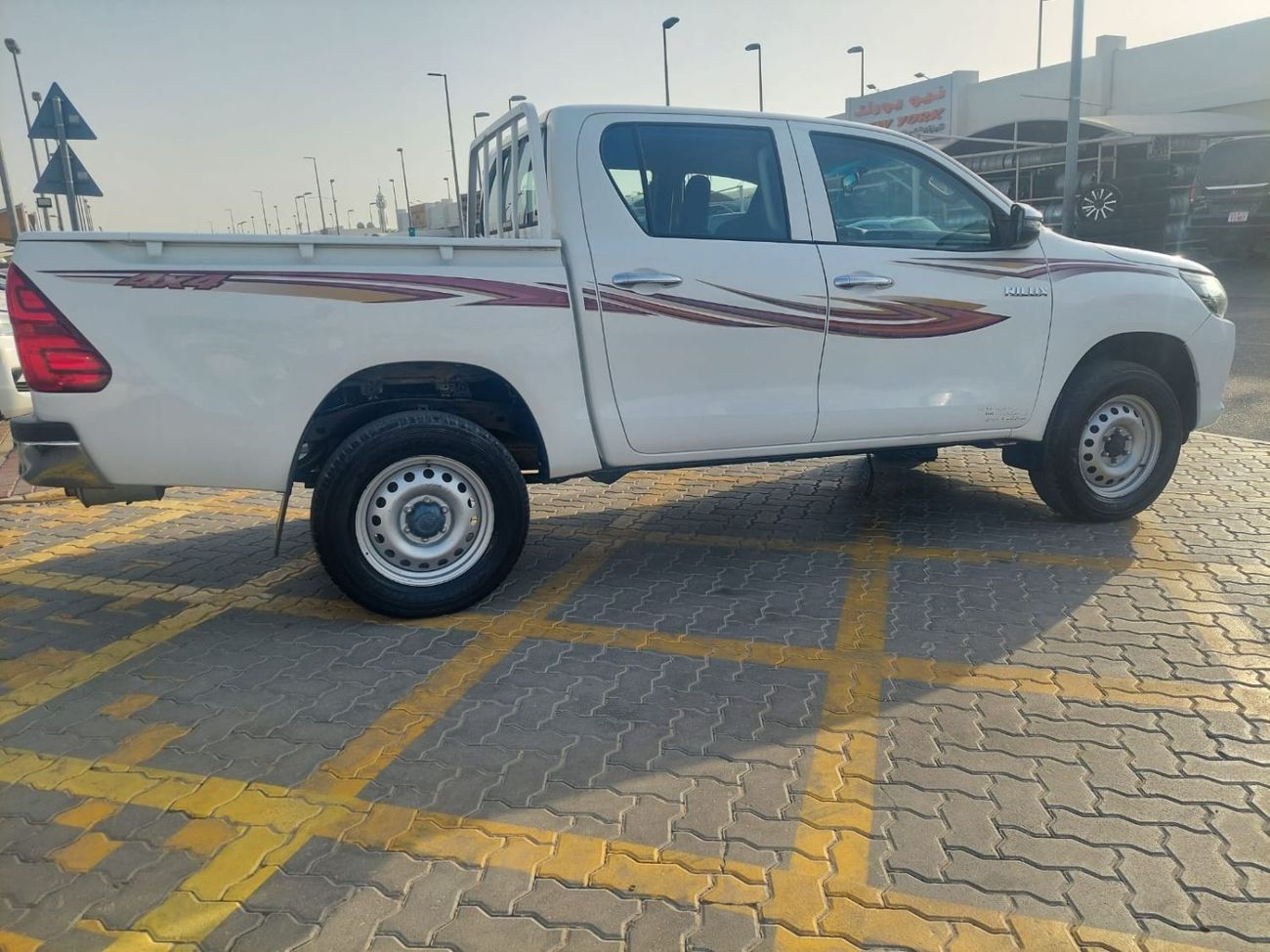 Toyota Hilux DC 4WD 2.4L DIESEL MANUAL TRANSMISSION