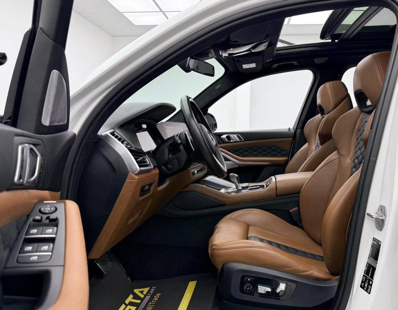 بي أم دبليو X5 M Competition 4.4L 2020 BMW X5M Competition, Warranty, Full BMW Service History, Carbon Fiber Package,