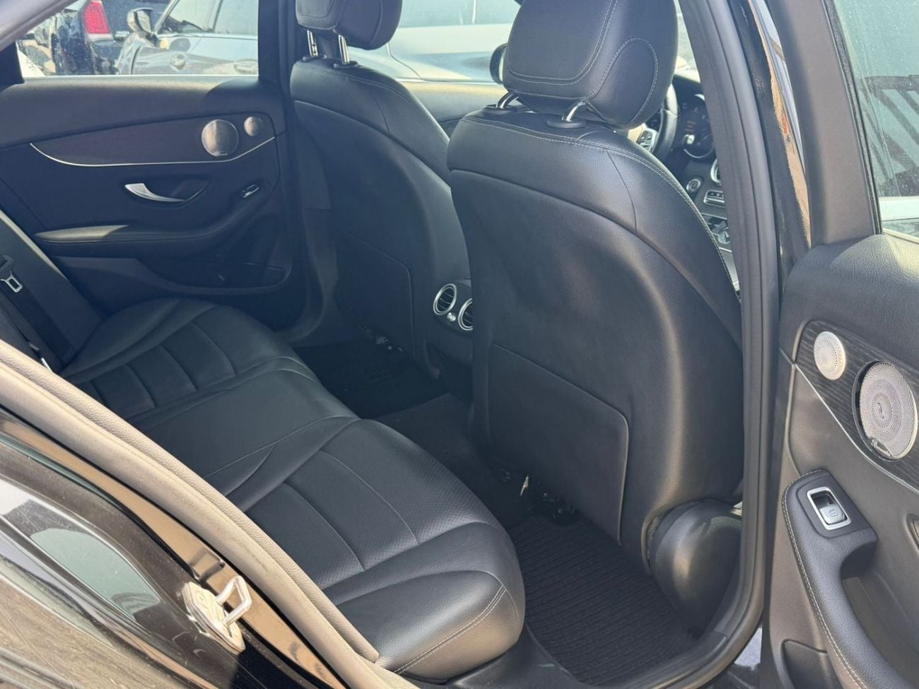 مرسيدس بنز C 300 Sport 2.0L (258 HP)