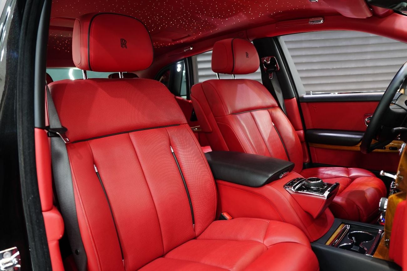 رولز رويس فانتوم VIII, Rear Entertainment, Starlight Headliner, Very Low KM, GCC Specs!!